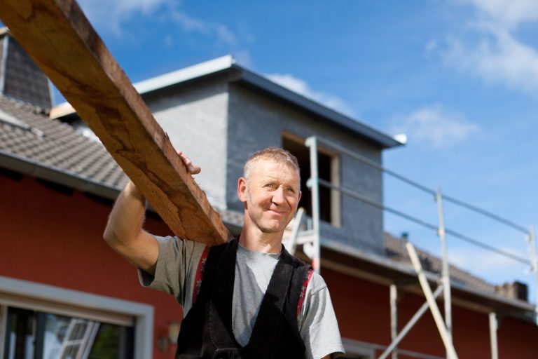 Dachüberstand streichen » So wird&rsquo;s gemacht!