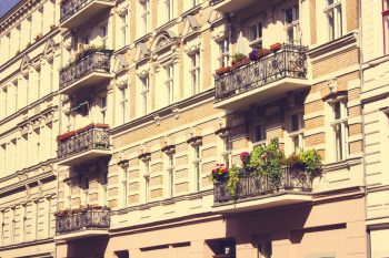 Balkon Im Mietrecht » Regelungen Zu Nutzung, Umbau & Mehr